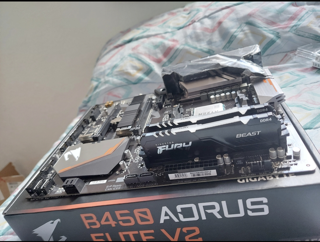 PlacaMe Gigabyte B450 Aorus Elite V2 AMD AM4 DDR4