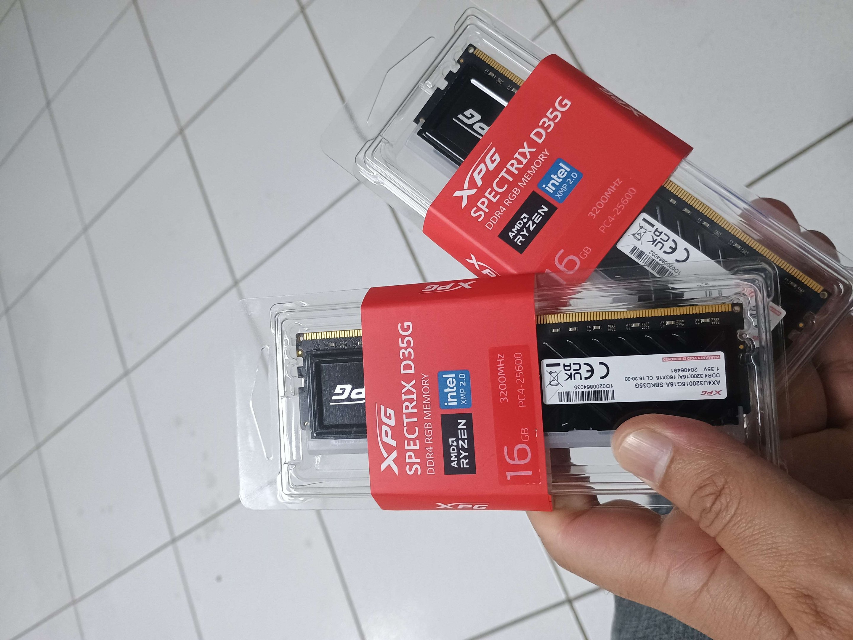 【開封済未使用】XPG SPECTRIX D35G 16GB DDR4 メモリー Memória Xpg Spectrix D35g RGB 16GB 1x16GB KaBuM