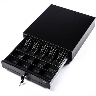A gaveta de dinheiro é um dos equipamentos de maior importância nas operações de vendas de uma empresa. Em geral são produzidas com materiais resisten