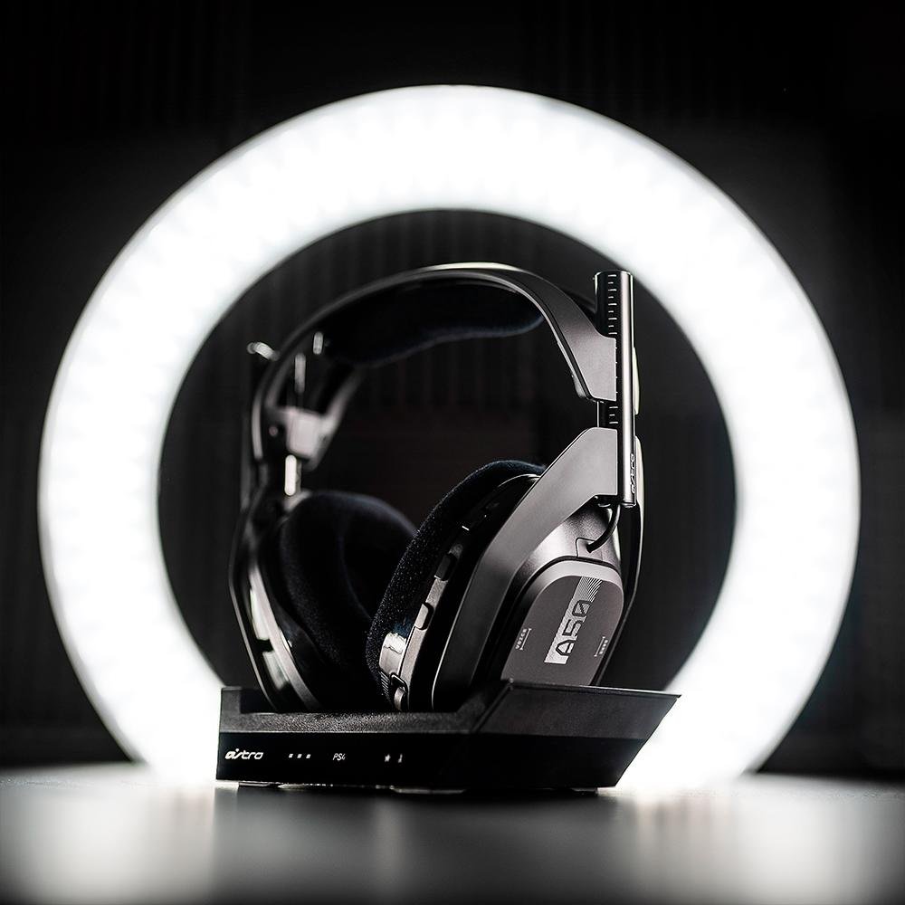 Imagem 9 de 11 do produto Headset Gamer Sem Fio Astro A50 + Base Station Gen 4 com Áudio Dolby para PS4, PC, Mac - Preto/Prata - 939-001674