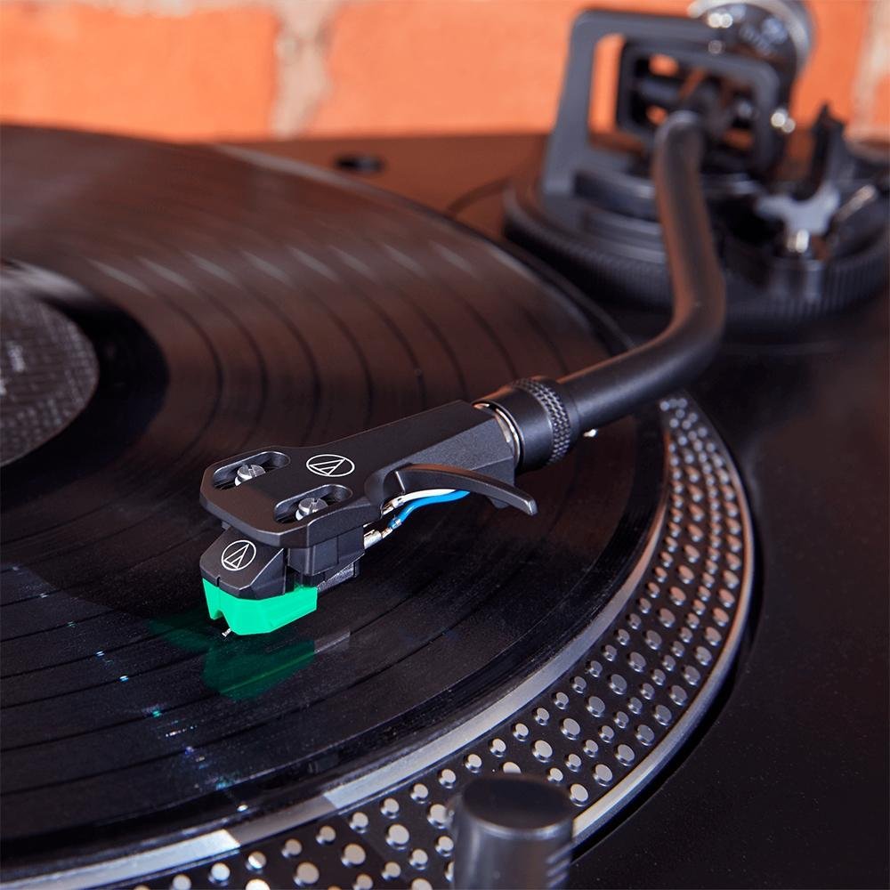 Imagem 4 de 4 do produto Toca Discos Audio-Technica, Acionamento Direto, Analógico e Digital, USB, Bivolt, Plug Tipo C, Preto - AT-LP120XUSB-BK