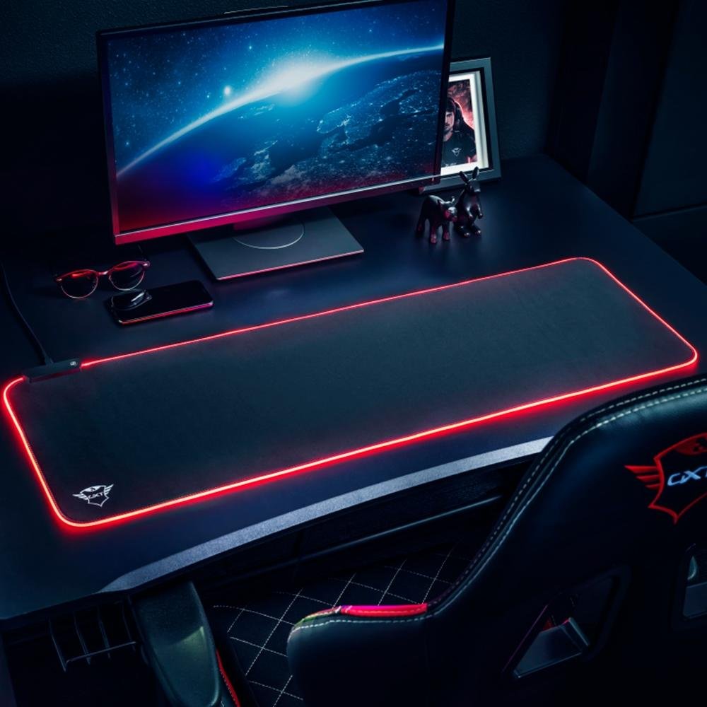 Imagem 7 de 8 do produto Mousepad Gamer GXTrust GXT 764 Glide-Flex, RGB, Control, Estendido (930x300mm) - 23395