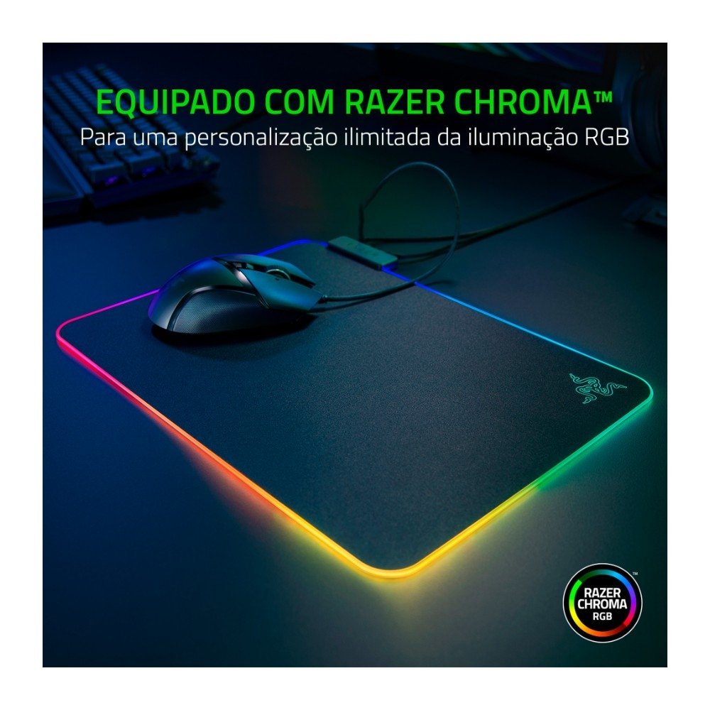 Imagem 3 de 6 do produto Mousepad Gamer Razer Firefly V2, RGB Chroma 19 Zonas, Control/Speed, Médio (355x255mm), Preto - RZ02-03020100