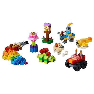 Divirta-se com em grandes aventuras com o conjunto LEGO Classic Conjunto de Peças Básico. Venha conhecer um cavaleiro a cavalo e um simpático dinossau