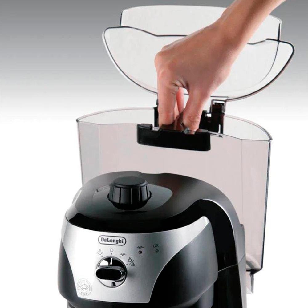 Imagem 4 de 6 do produto Máquina de Café DeLonghi Expresso Manual EC220.CD 1100W, 15 BAR, 127V, Preto - 0132151067