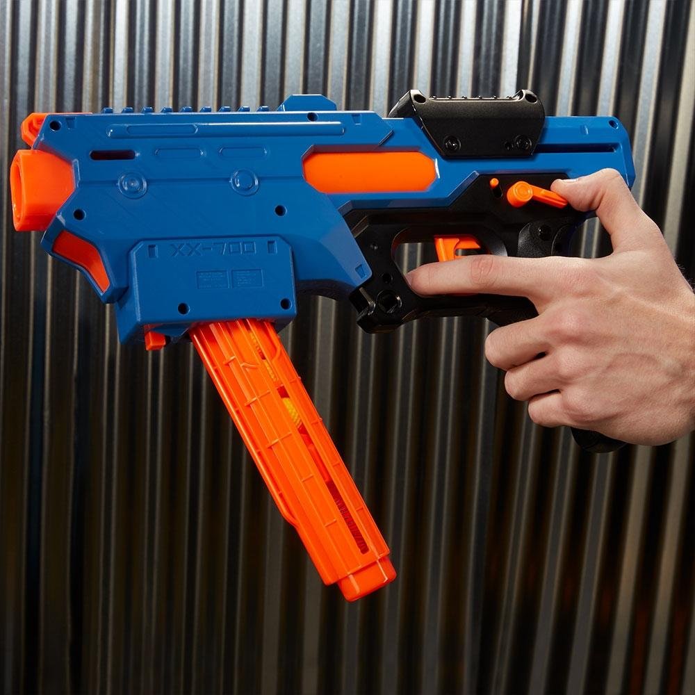 Lança Dardos Hasbro Nerf Rival Finisher XX-700 Equipe Azul, com
