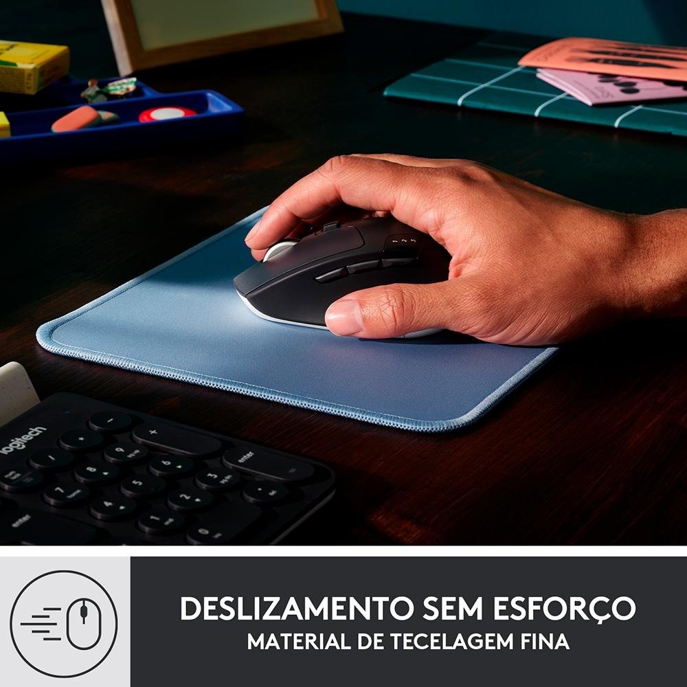 Imagem 2 de 8 do produto Mousepad Studio Series Logitech Portátil, 230x200mm, Antiderrapante, Resistente a Derramamentos, Azul - 956-000038