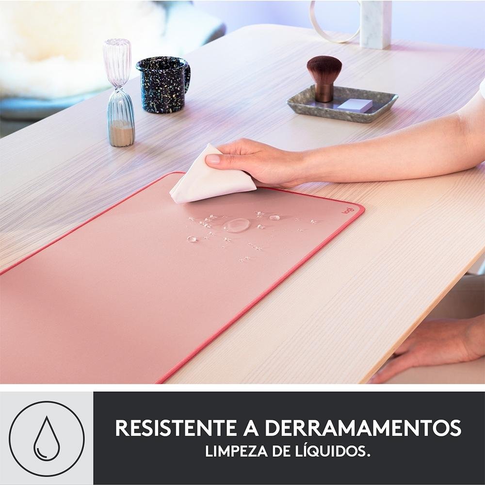 Imagem 3 de 8 do produto Mousepad Desk Mat Logitech Studio Series, Grande 300x700mm, Antiderrapante, Design Resistente a Respingos, Rosa - 956-000048