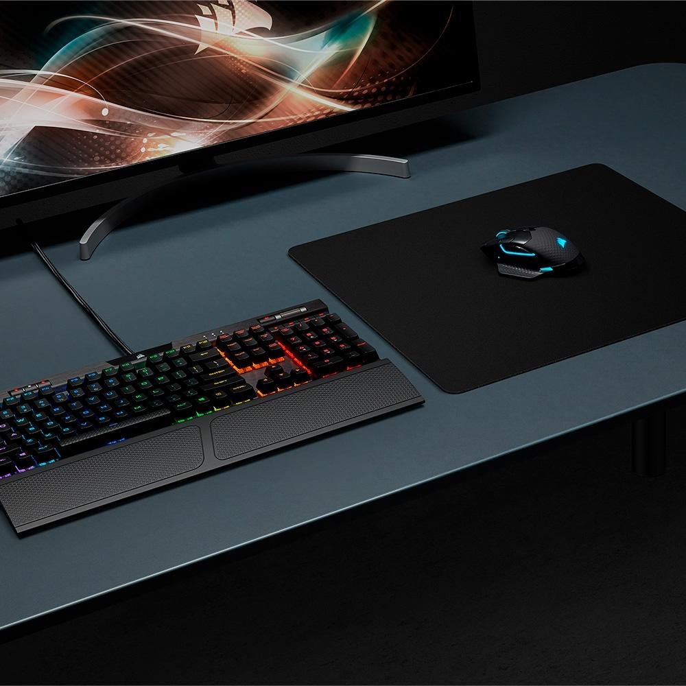 Imagem 12 de 20 do produto Mousepad Gamer Corsair MM200 PRO XL, Grande (450x400mm), Preto - CH-9412660-WW