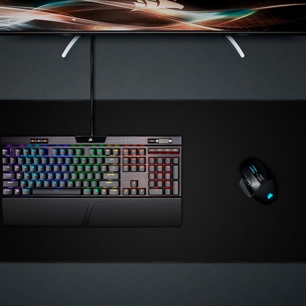 Imagem 7 de 16 do produto Mousepad Gamer Corsair MM350 PRO XL Estendido, Grande, (930x400mm), Resistente a Respingos, Preto - CH-9413770-WW