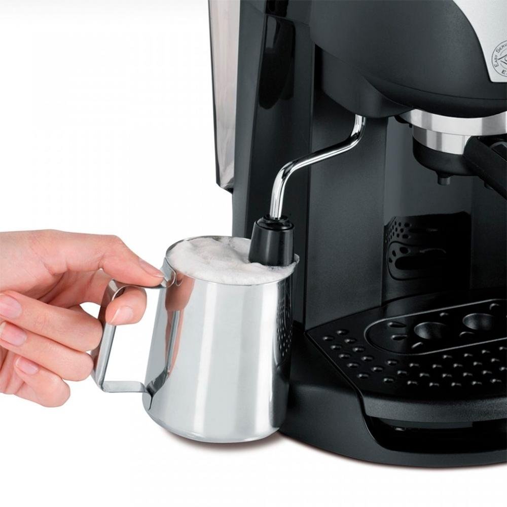 Imagem 5 de 6 do produto Máquina de Café DeLonghi Expresso Manual EC220CD, 15 BAR, 220V, Preto - 0132151068