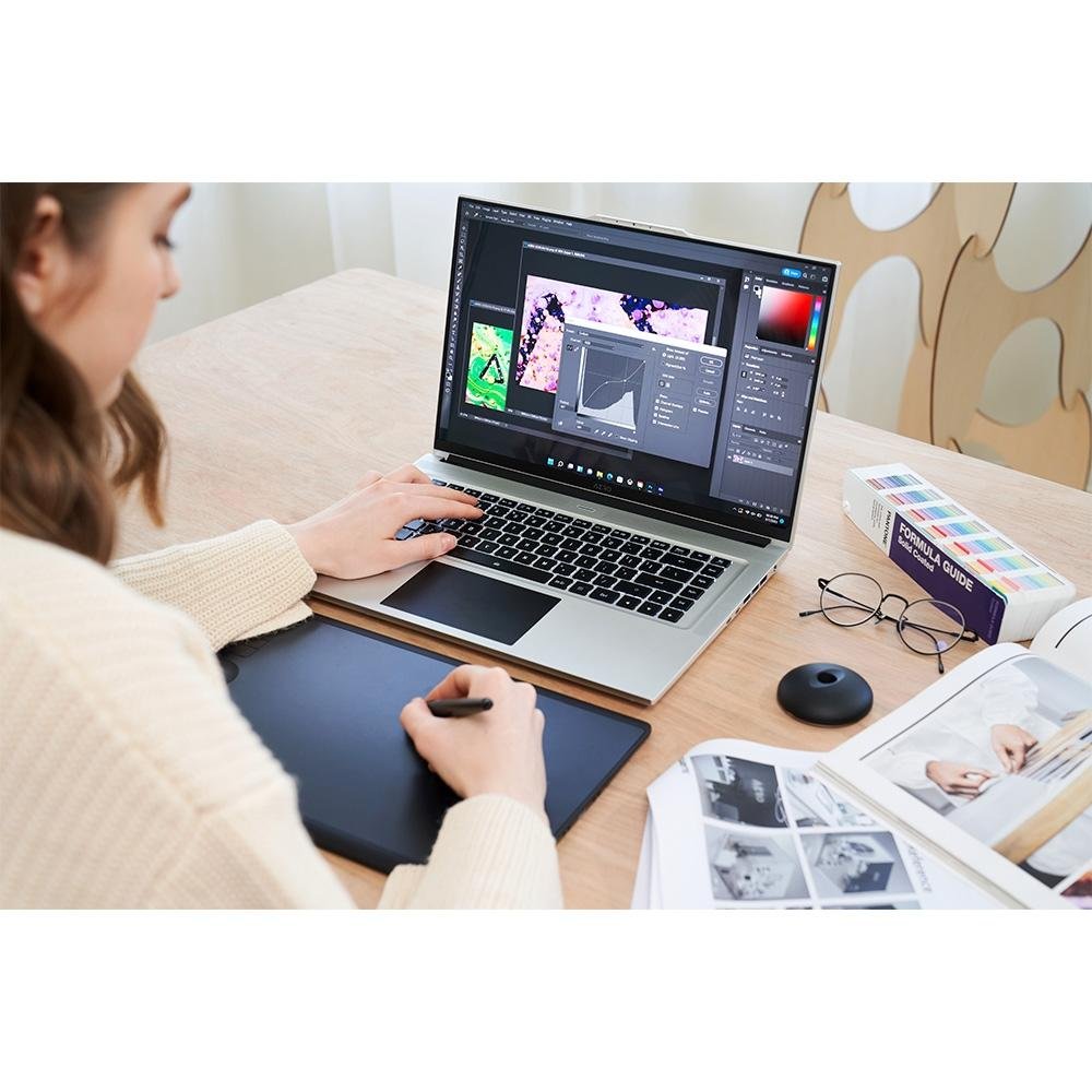 Imagem 11 de 20 do produto Notebook Gamer Gigabyte AERO 16 Intel Core i7-12700H, 16GB RAM, GeForce RTX 3060, SSD 1TB, 16 4K UHD OLED, Windows 11 Pro, Prata - KE5-72BR934HP