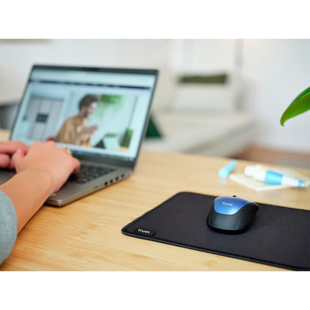 Imagem 3 de 11 do produto Mousepad Trust Boye Médio (250x210mm), Bordas Costuradas, Antiderrapante, Preto - 24743