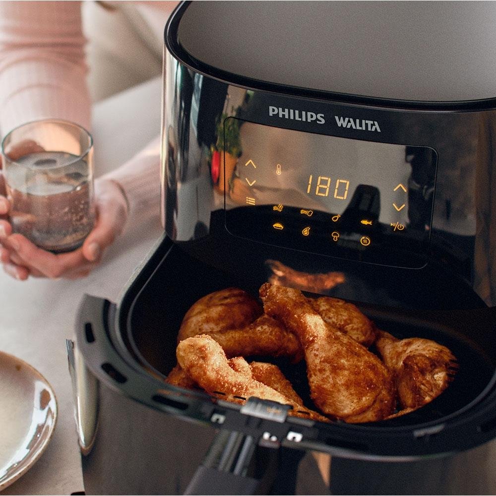 Imagem 21 de 23 do produto Fritadeira Air Fryer Sem Óleo Philips Walita Essential XL Digital, 6.2L, 2000W,  127V, Preto - RI9270/90