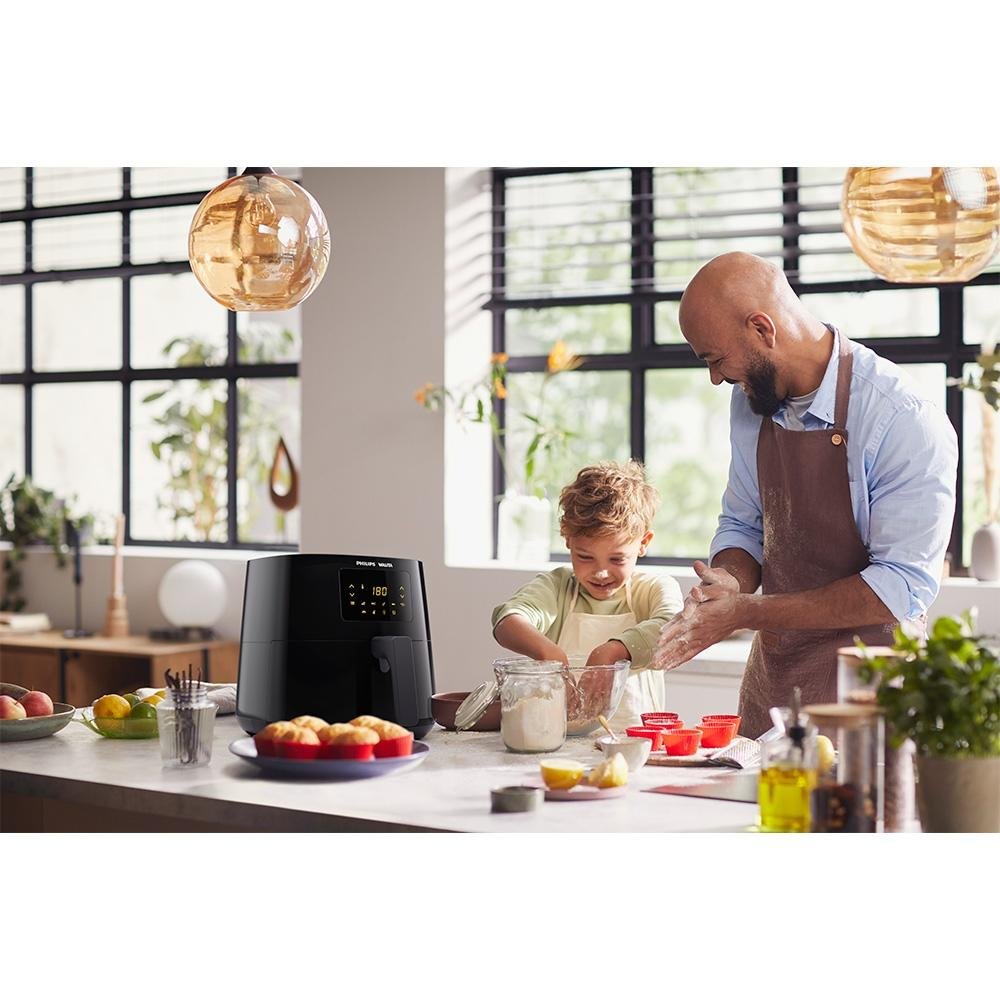 Fritadeira Air Fryer Sem Óleo Philips Walita Essential XL Digital, 6.2L, 2000W, 127V, Preto - RI9270/90 Fritadeira Air Fryer Sem Óleo Philips Walita Essential XL Digital, 6.2L, 2000W, 127V, Preto - RI9270/90