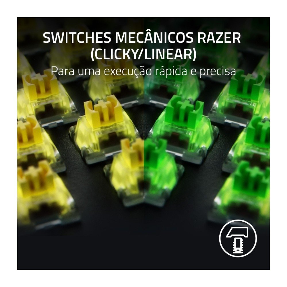 Imagem 2 de 5 do produto Teclado Gamer Mecânico Razer BlackWidow V4, RGB Chroma, Switches Green, Layout US - RZ03-04690200