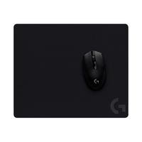 Mousepad Gamer Logitech G G240: Superfície de tecido ajustada para desempenho para um rastreamento preciso e consistente. A base de borracha se mantém