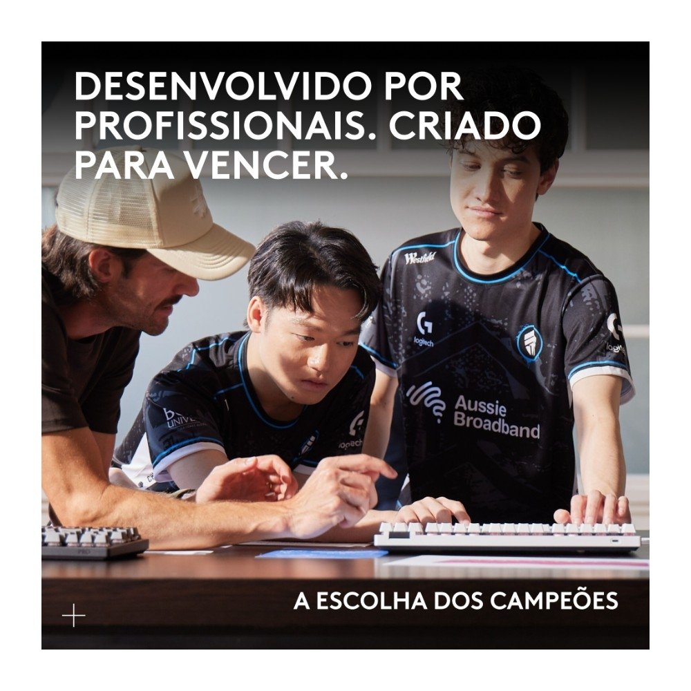 Mouse Gamer Sem Fio Logitech G Pro X SUPERLIGHT 2 com Lightspeed, Sensor HERO 2 com 32K DPI e Bateria Recarregável, Rosa Magenta - 910-006796 - view 3