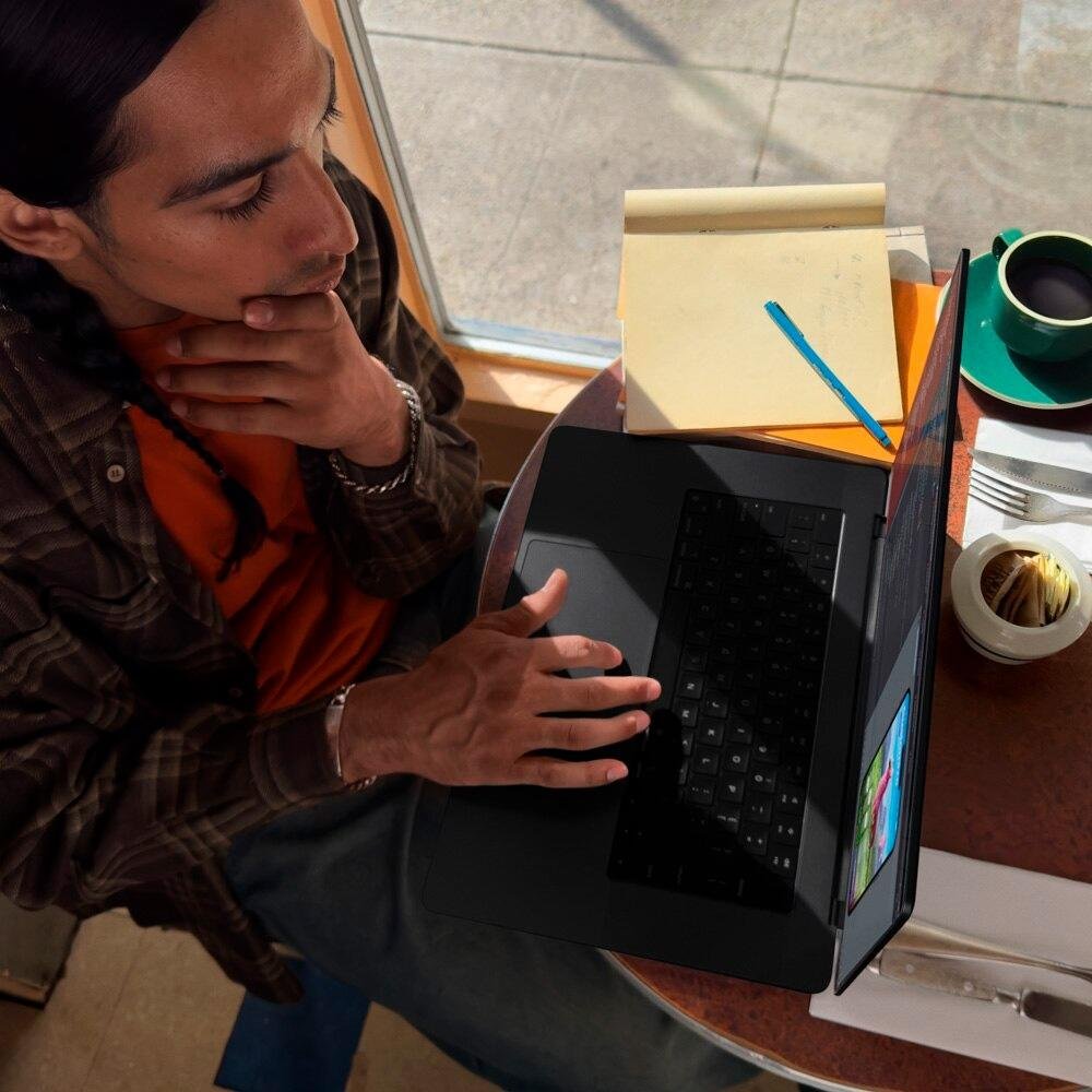 Imagem 8 de 10 do produto MacBook Pro Apple 14", M3, CPU 8 núcleos, GPU 10 Núcleos, 8GB RAM, SSD 1TB, Prateado - MR7K3BZ/A