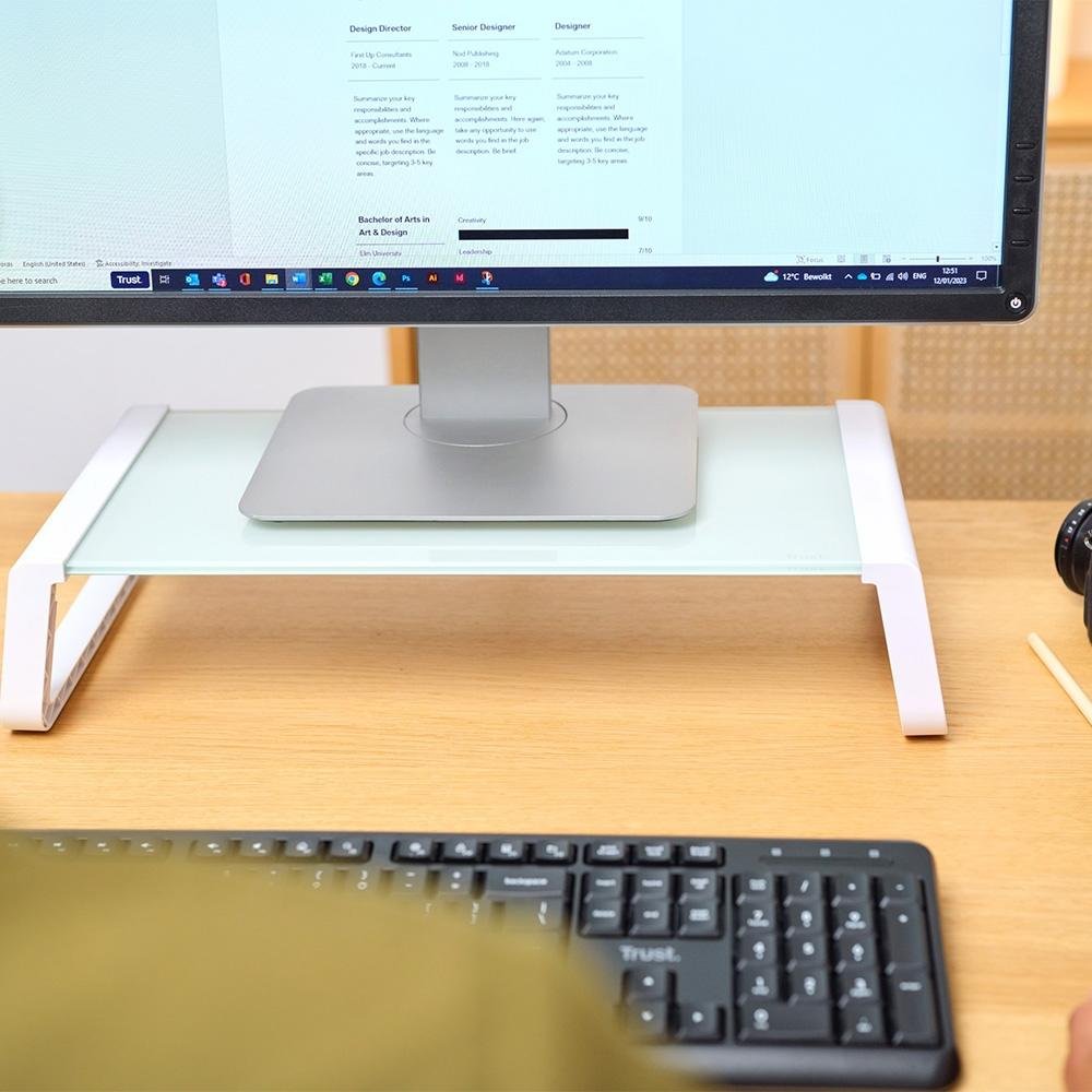 Imagem 4 de 6 do produto Suporte para Monitor Trust Monta, Vidro Temperado, Base Elevada, Organizador de Mesa, Branco - 25351