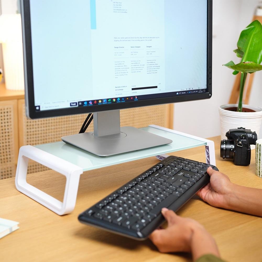 Imagem 6 de 6 do produto Suporte para Monitor Trust Monta, Vidro Temperado, Base Elevada, Organizador de Mesa, Branco - 25351