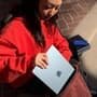 MacBook Air Apple 13" Chip M4, CPU 10 Núcleos, GPU 8 Núcleos, Neural Engine 16 Núcleos, 16GB RAM, SSD 256GB, Prateado - MW0W3BZ/A