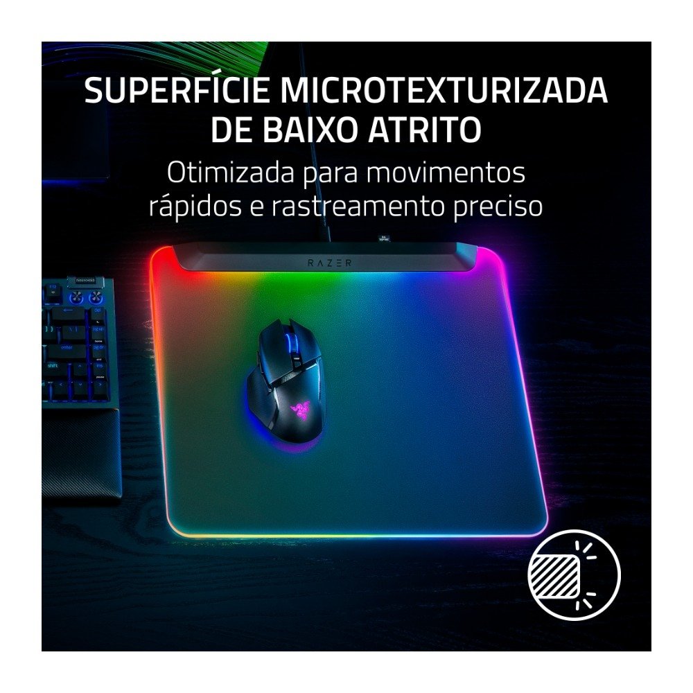 Imagem 2 de 5 do produto Mousepad Gamer Razer Firefly V2 Pro, RGB 15 Zonas Retroiluminado, Superfície Rígida Microtexturizada, Porta USB Passthrough, Preto - RZ02-04920100