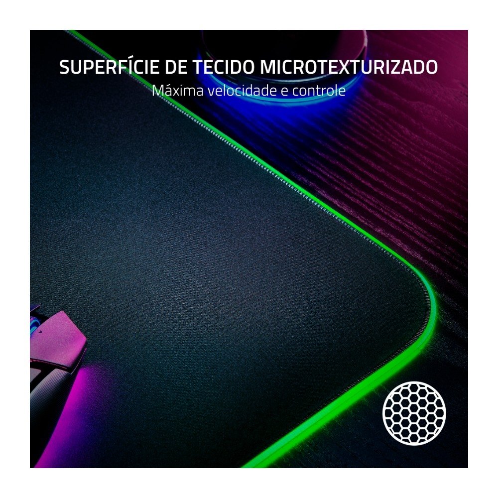 Imagem 2 de 6 do produto Mousepad Gamer Razer Goliathus Chroma 3XL, RGB, Tecido Macio, Gigante, Preto - RZ02-02500700