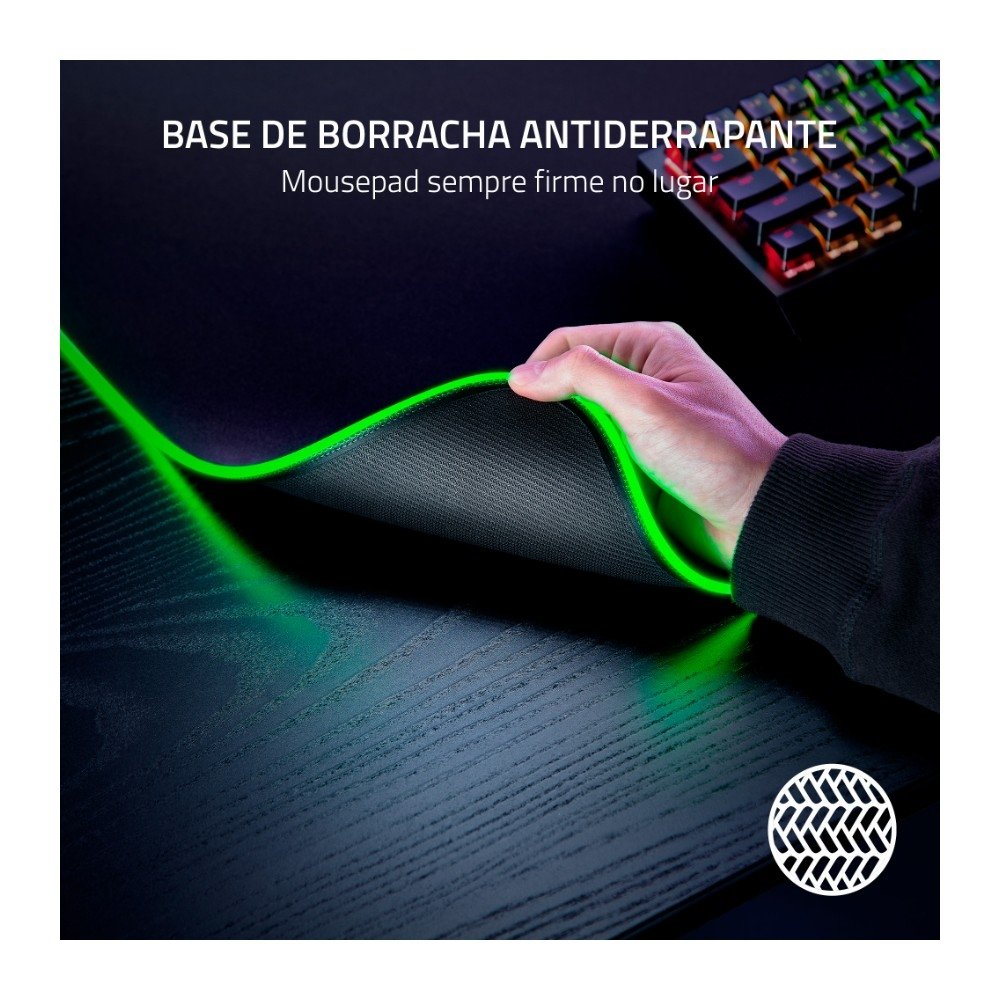 Imagem 6 de 6 do produto Mousepad Gamer Razer Goliathus Chroma 3XL, RGB, Tecido Macio, Gigante, Preto - RZ02-02500700