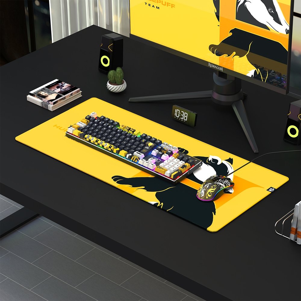 Imagem 7 de 8 do produto Mousepad Gamer Redragon Harry Potter Lufa-Lufa, 400x900x4mm, Tamanho L, Amarelo - HP-940
