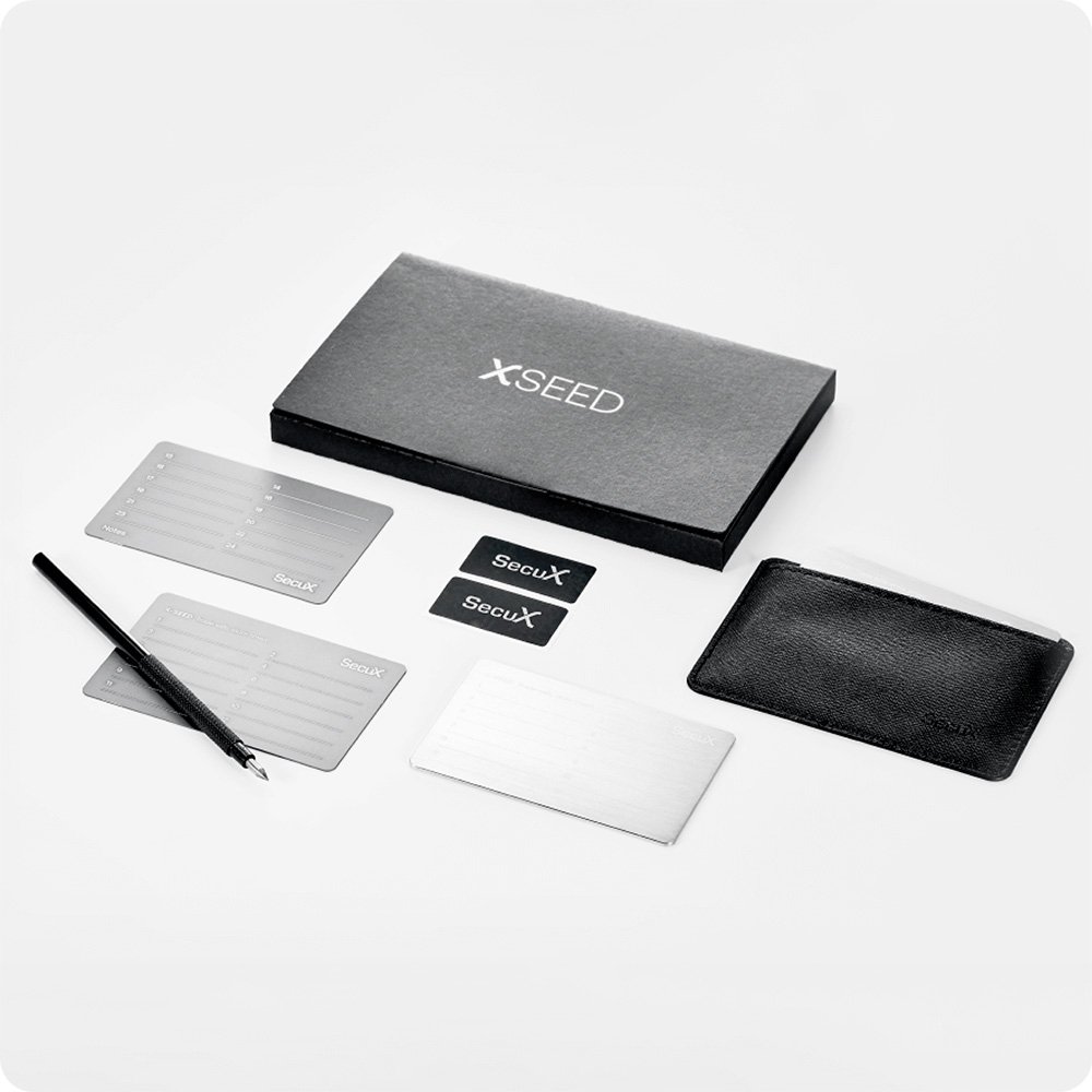 Imagem 2 de 11 do produto Placa de Recuperação SecuX X-SEED, Alumínio Aeroespacial, Backup de 12 Palavras, Resistente a Fogo e Água, Prata - 98-100-000100