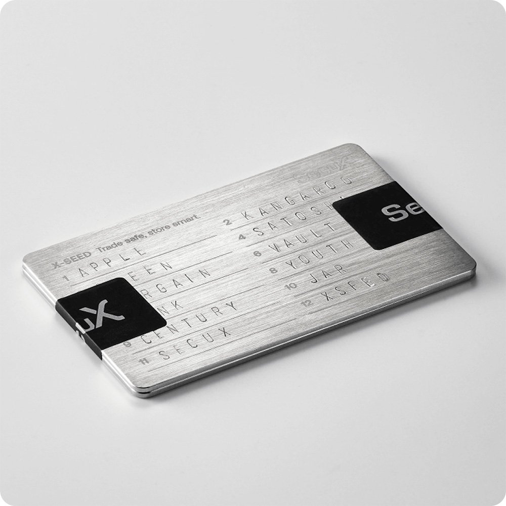 Imagem 5 de 10 do produto Placa de Recuperação SecuX X-SEED PLUS, Alumínio Aeroespacial, Backup de 24 Palavras, Resistente a Fogo e Água, Prata - 98-100-000200