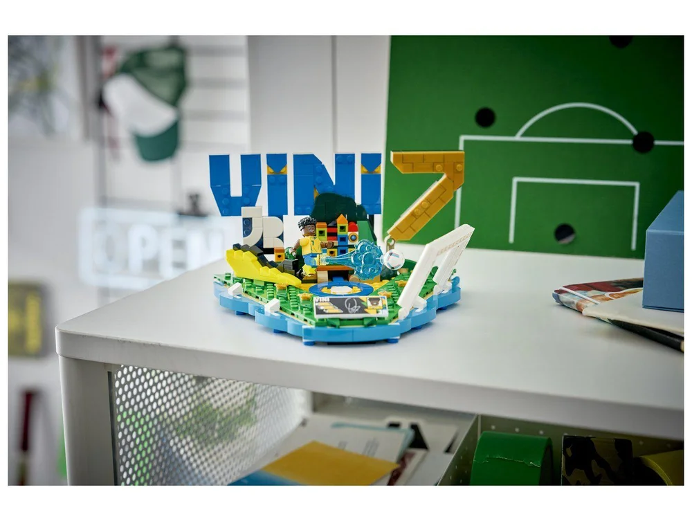 LEGO Editions Vini Jr: Destaques do Futebol - view 4