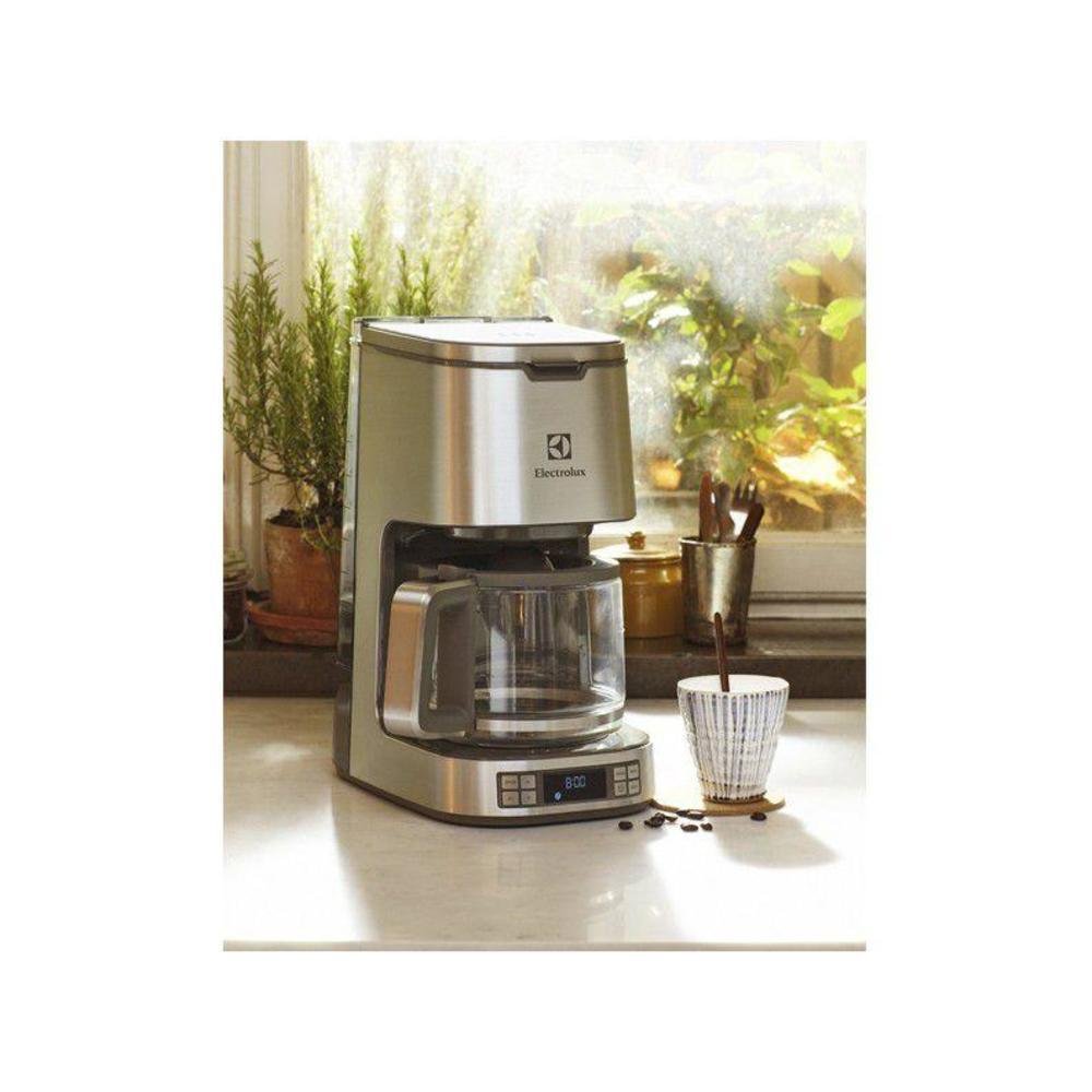 Imagem 2 de 5 do produto Cafeteira Electrolux Expressionist, Display LCD, Programável, 127V - CMP50