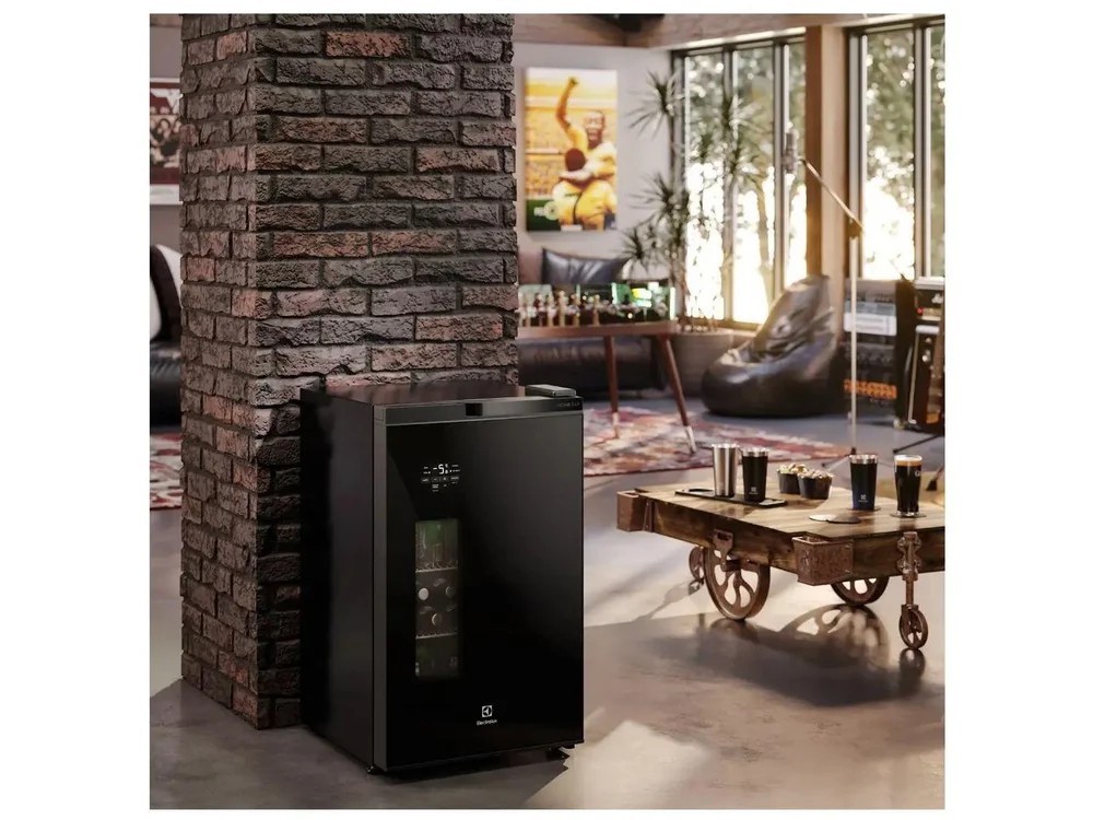 Cervejeira Electrolux Home Bar EB100 Vertical Preta 108,5L Frost Free - view 2