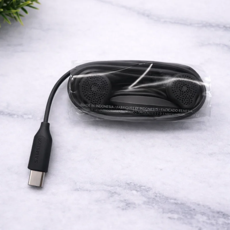 Imagem 2 de 5 do produto Fone De Ouvido Samsung Tipo C   Premium,  Com Fio Usb-c, Áudio Hd Estéreo, Compatível Galaxy, Controle De Volume Hs330-C