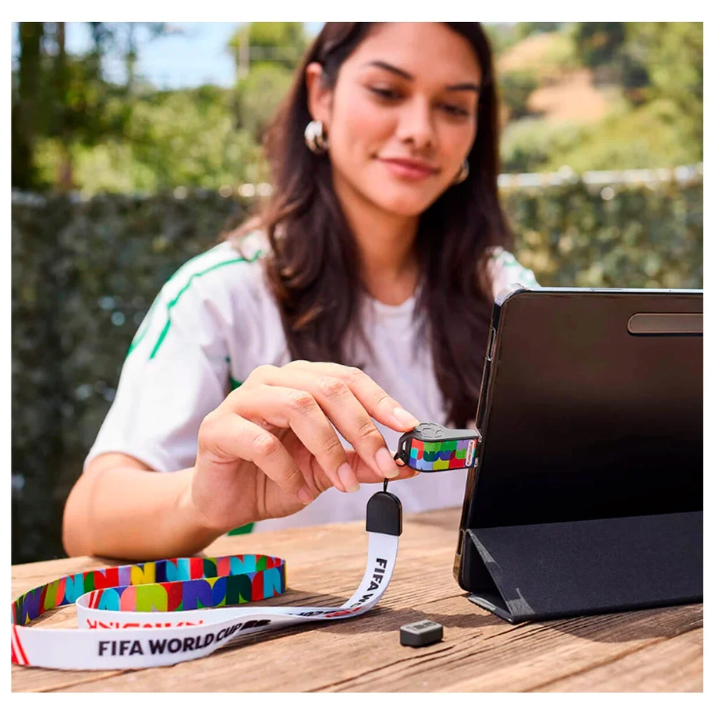 Imagem 2 de 5 do produto Pen Drive 128GB Usb Tipo C Copa Do Mundo Fifa 300mbs Leit Sdczia-128g-g46 Sandisk