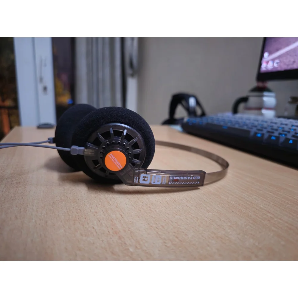 Imagem 3 de 5 do produto Fone De Ouvido Moondrop Old Fashioned On-ear Open Back Driver 40mm Cabo Removível 2 Pin Hi-fi Estilo Retrô Walkman