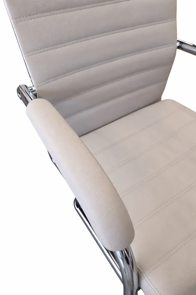 Imagem 3 de 4 do produto Cadeira Presidente Esteirinha Florença Relax Couro Pu Nude