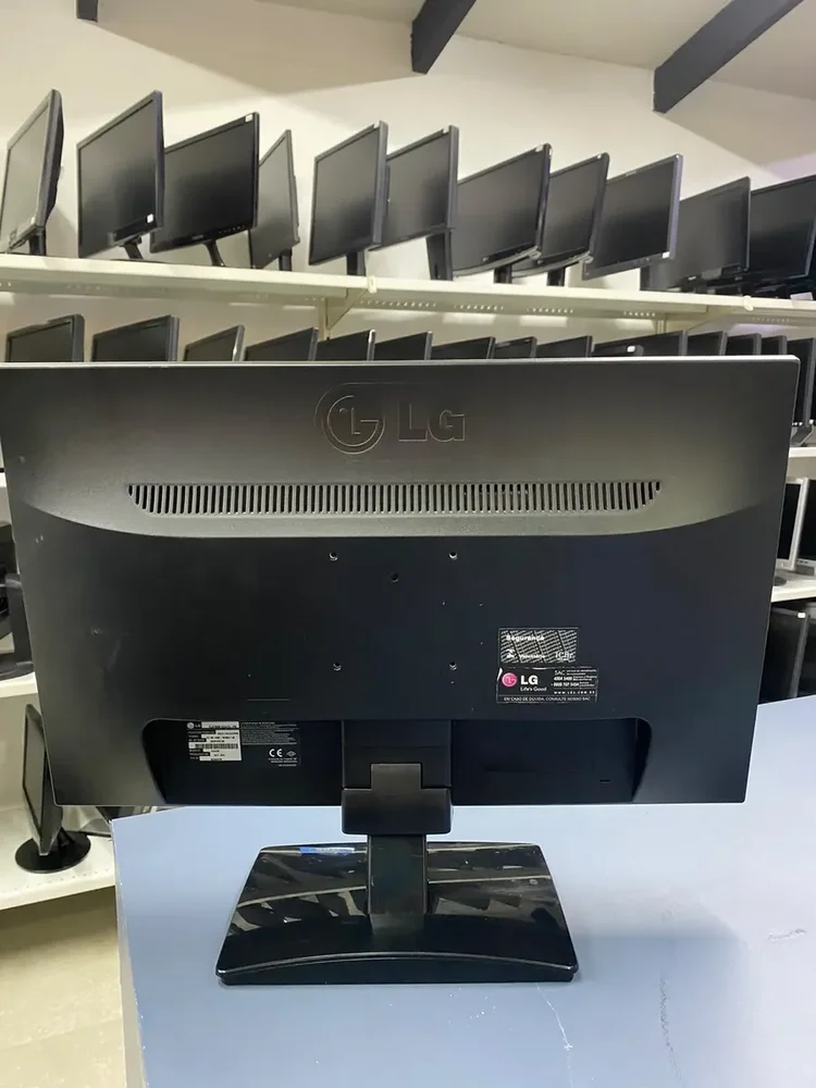 Monitor Lg Flatron E2241v-pn 21,5" LED Full Hd HDMI Vga DVI (seminovo) Monitor Lg Flatron E2241v-pn 21,5" LED Full Hd HDMI Vga DVI (seminovo)