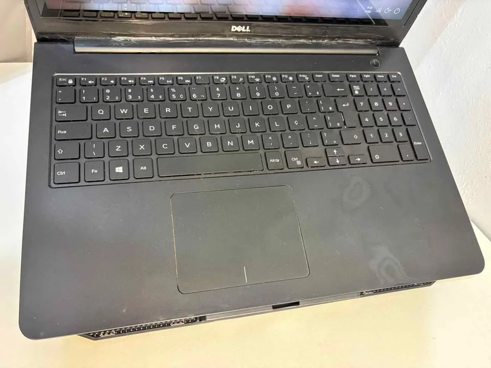 Usado - Notebook Dell 5547 | Intel Core i7 4ª Geração | 8GB | SSD 256gb | R7 M260 2gb | Tela 15,6" Full Hd Touch Usado - Notebook Dell 5547 | Intel Core i7 4ª Geração | 8GB | SSD 256gb | R7 M260 2gb | Tela 15,6" Full Hd Touch