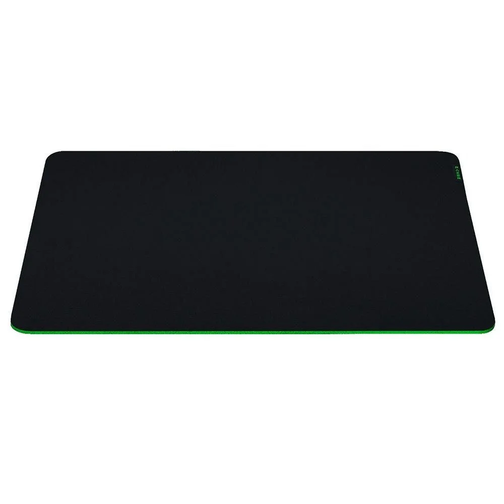 Imagem 2 de 3 do produto Mousepad Gamer Razer Gigantus V2 Large Rz02-03330300-r3u1 Tecido Macio Base Antiderrapante 450x400mm Preto