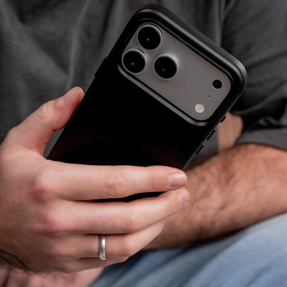Imagem 4 de 5 do produto Capa Iphone 18 Pro / 17 Pro, Prime,   Iplace, Preto