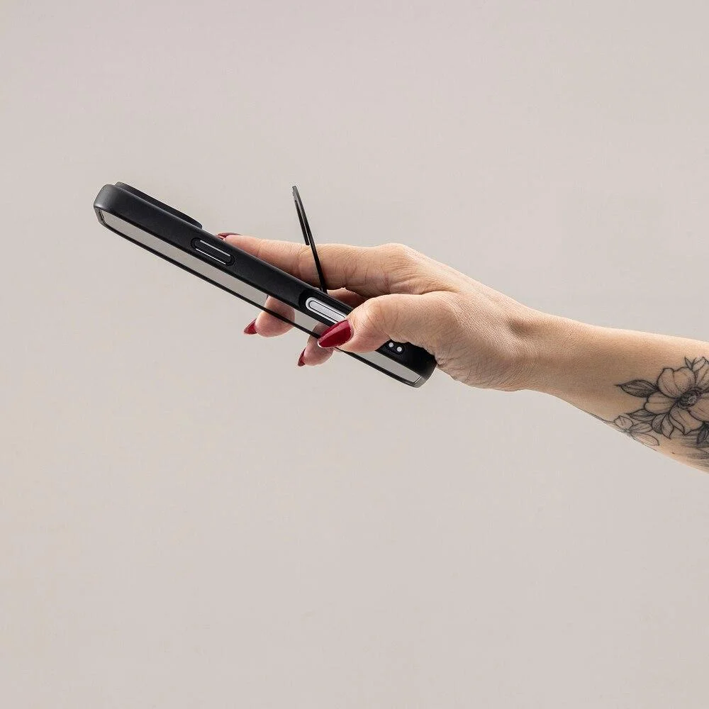 Imagem 4 de 5 do produto Capa Iphone 18 Pro / 17 Pro, Stand,   Iplace, Preto