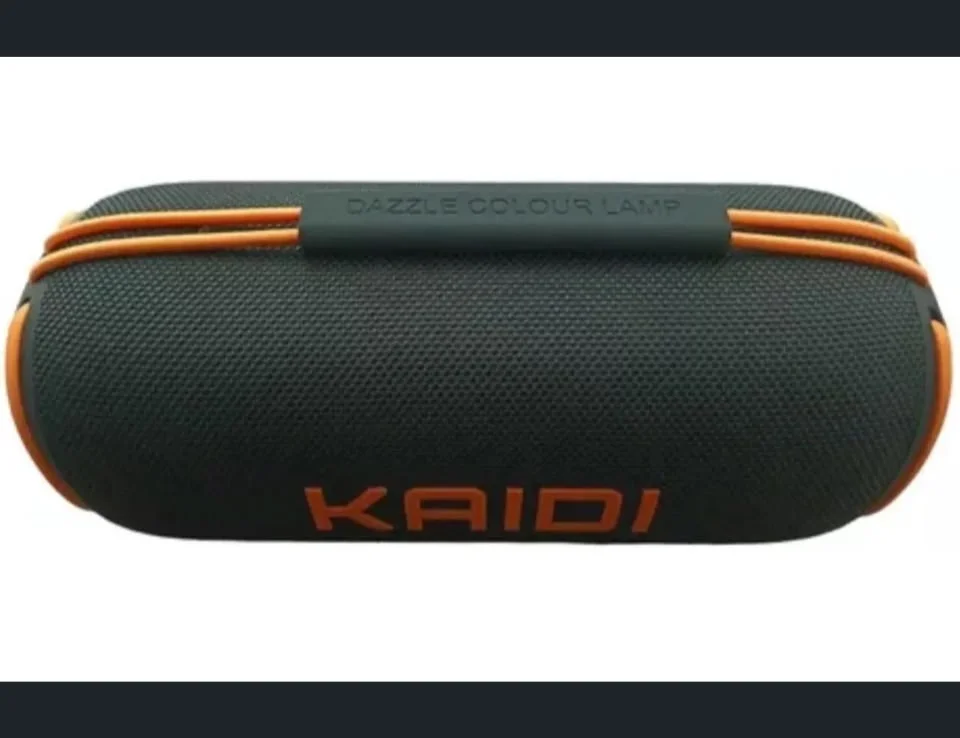 Imagem 4 de 5 do produto Caixa De Som Bluetooth 5.3 Kaidi Knc 833 Super Potência E Tecnologia Tws 60w Rms LED RGB 833 821