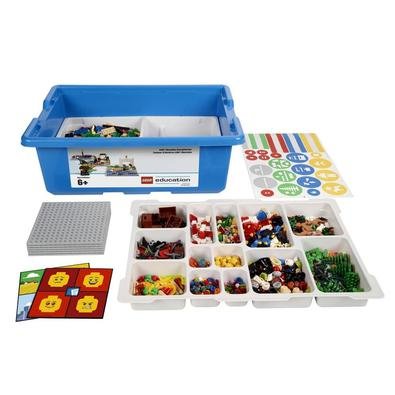 O Construindo Histórias é uma ferramenta prática que inspira os alunos a colaborar enquanto cria e comunica histórias usando os blocos LEGO como ferra