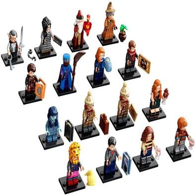 Fãs jovens e adultos podem colecionar, brincar ou exibir alguns brinquedos de grandes personagens da série Harry Potter, incluindo Harry Potter, Hermi