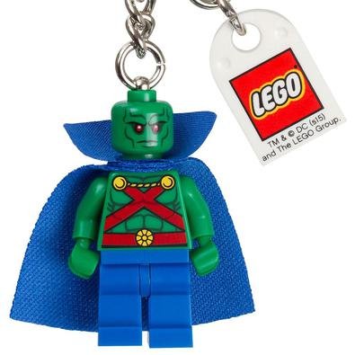 Leve o Ajax, o caçador de Marte, com você! Apresentamos uma mini figura LEGO do Caçador de Marte, autêntica, presa a um anel e corrente de metal resis
