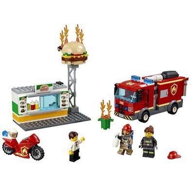 Salve os hambúrgueres! O bar de hambúrgueres da LEGO® City está ardendo e o dono precisa de sua ajuda. Aperte o cinto de sua garrafa de oxigênio, salt