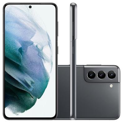 Este aparelho mudará a história da fotografia, pois o Galaxy S21 conta com um conjunto de câmera tripla na parte de trás do aparelho, permitindo cliqu